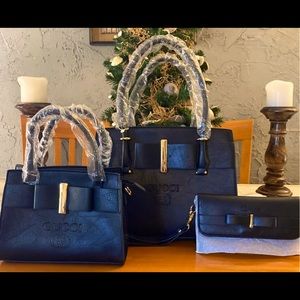 Beautiful Black & Gold 3 Piece Purse Set!